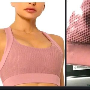 Sports bra new with tag‎